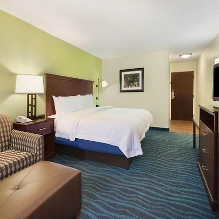 Hampton Inn Atlanta Perimeter Center Sandy Springs Exterior photo